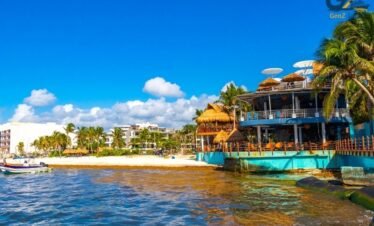 Phuket luxury beach resort overlooking the Andaman Sea in Thailand tour package from UK
