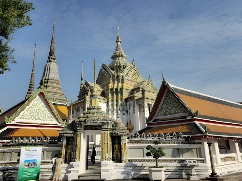 wat-phra-chetuphon-bangkok-temple-thailand